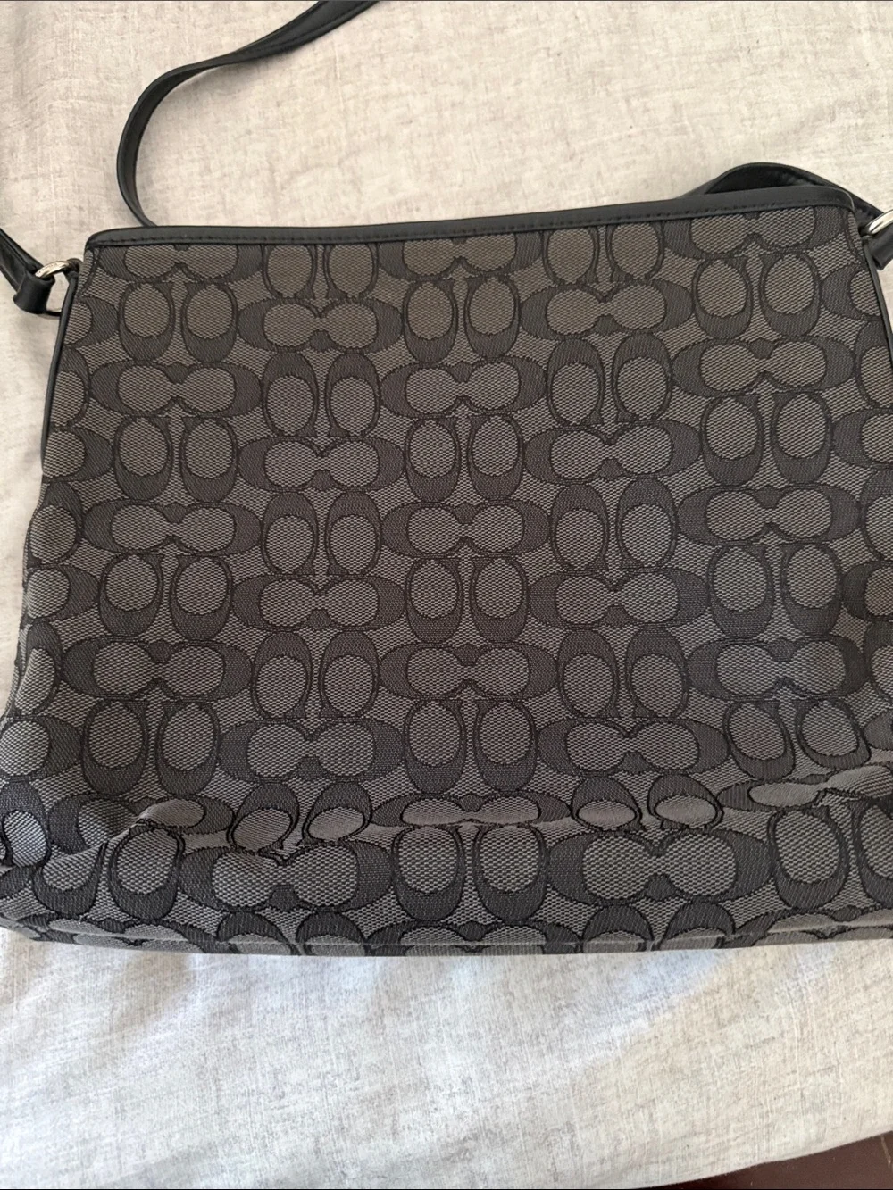 Coach classic messenger